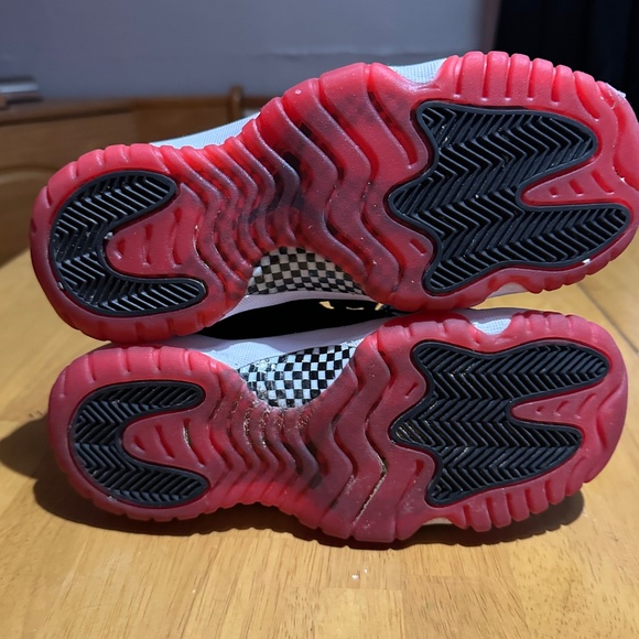 Pre-owned, Nike Air Jordan 11 Retro GS 'Bred', youth size 4, 378038-061 - Picture 5 of 5